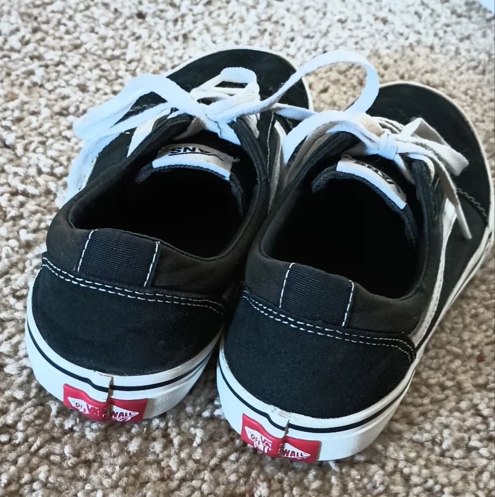 Vans - Picture 3 of 5